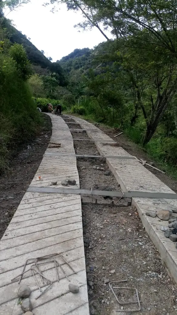 Mejoramiento de camino rural